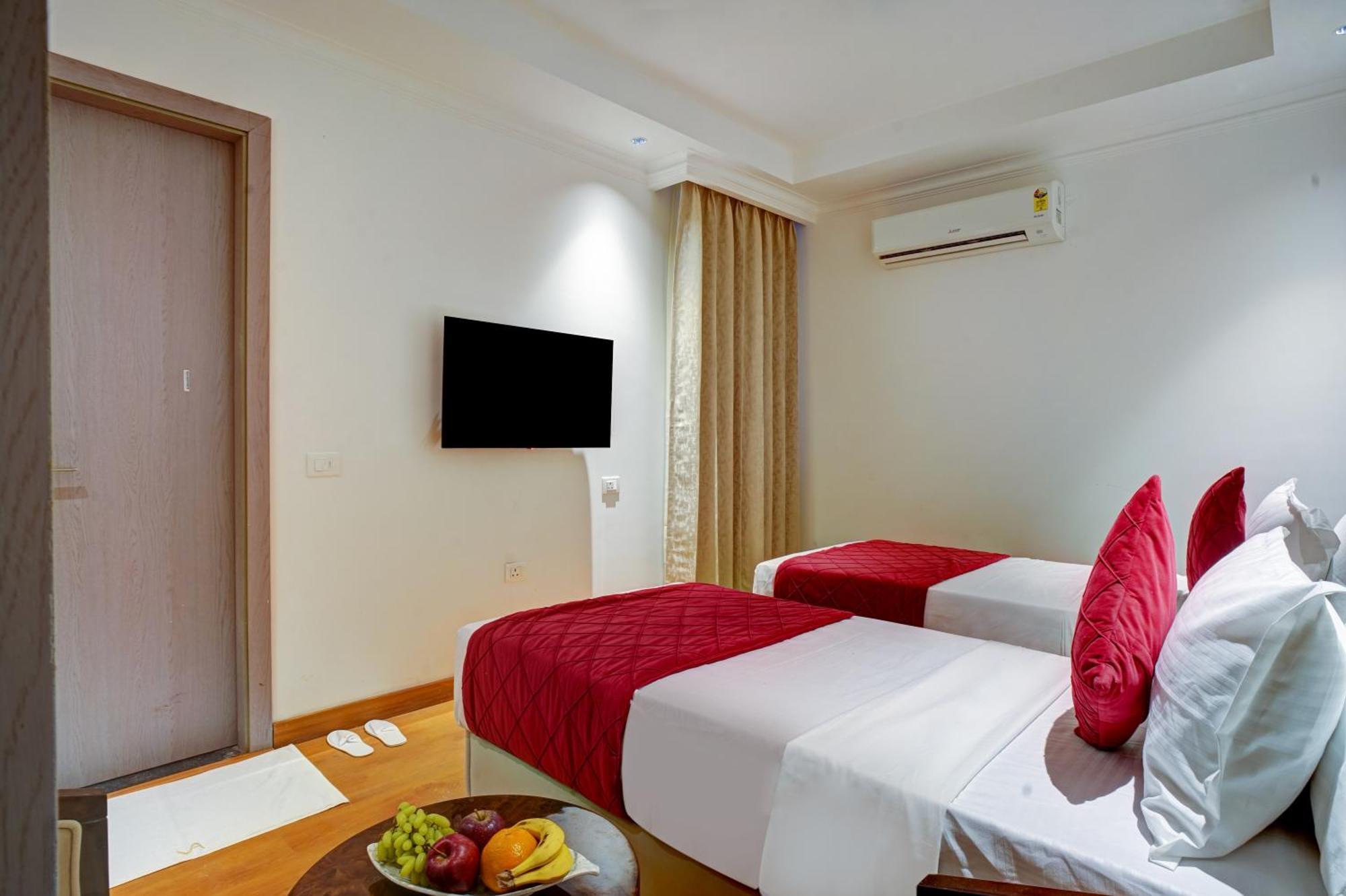 Iva Premium Delhi Airport With Airport Drop Otel Yeni Delhi Dış mekan fotoğraf