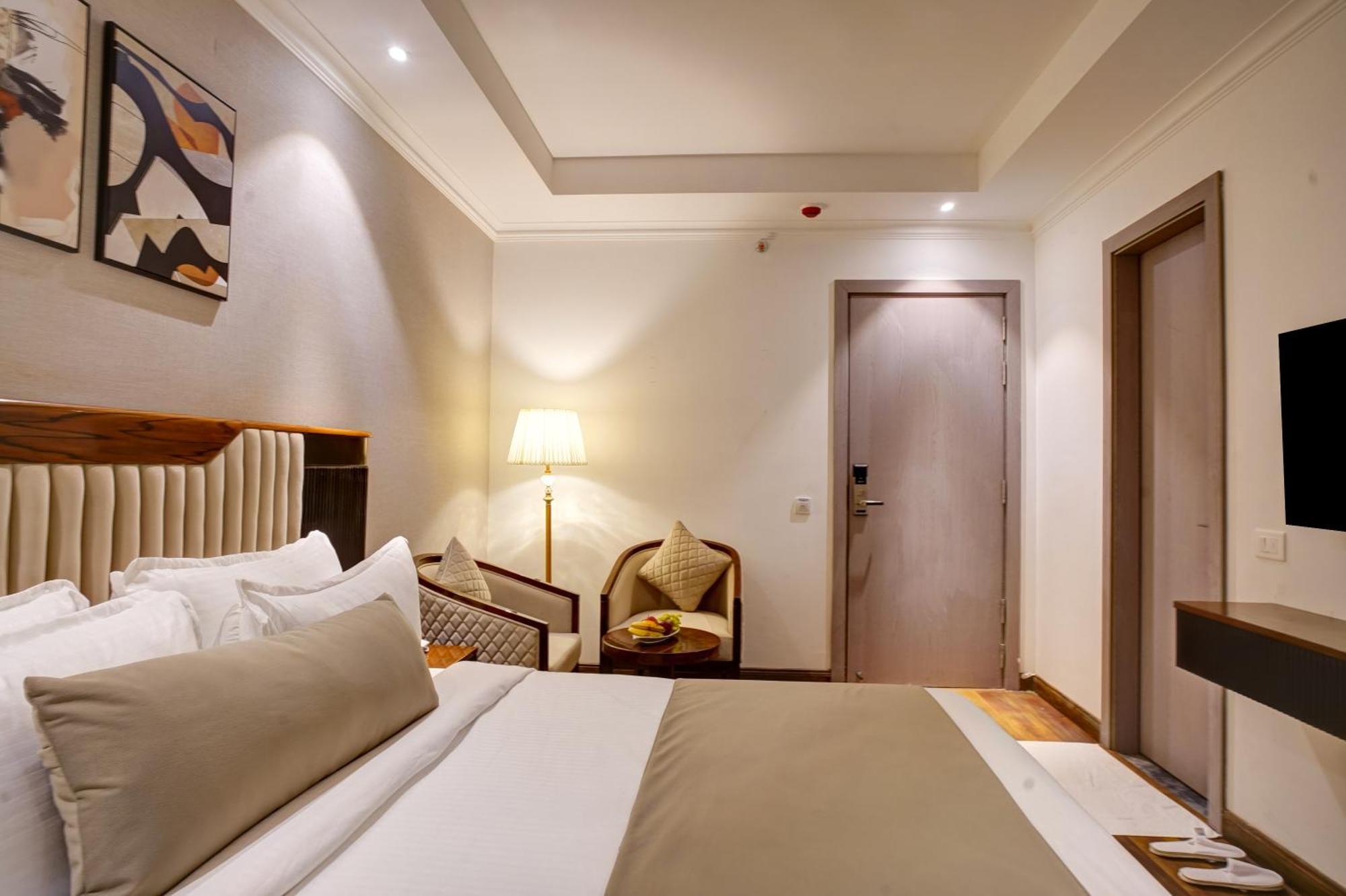 Iva Premium Delhi Airport With Airport Drop Otel Yeni Delhi Dış mekan fotoğraf