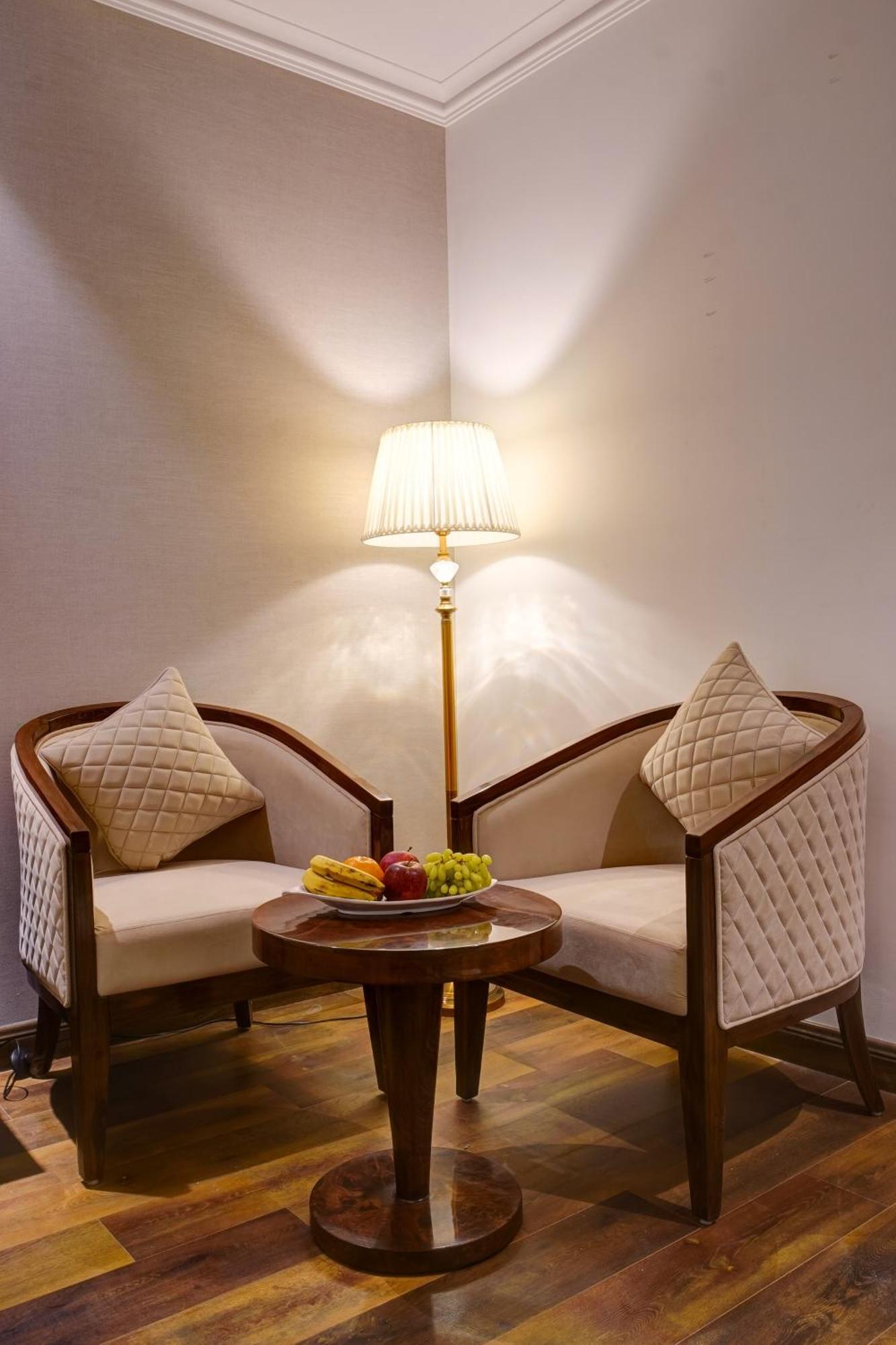 Iva Premium Delhi Airport With Airport Drop Otel Yeni Delhi Dış mekan fotoğraf