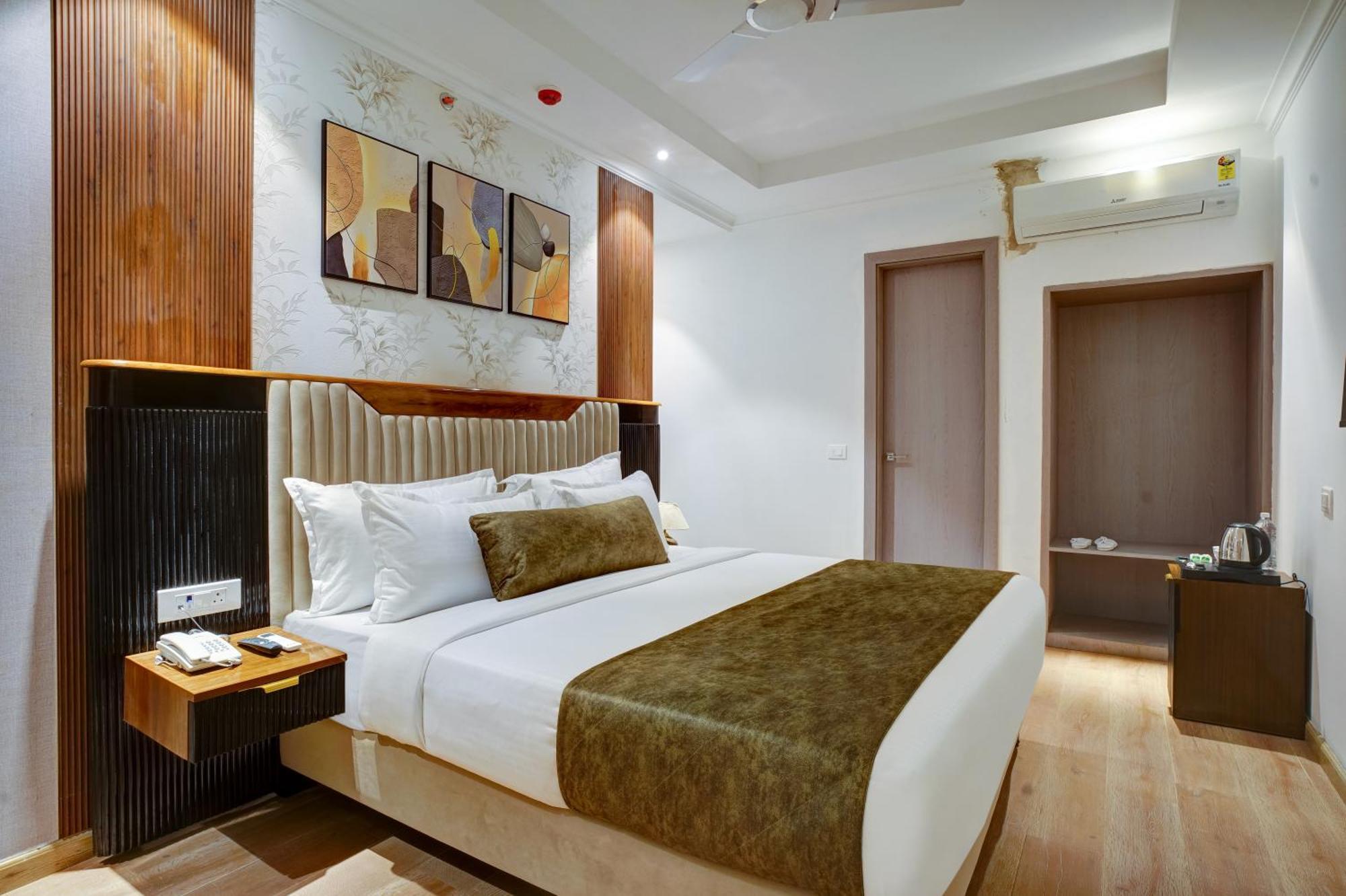 Iva Premium Delhi Airport With Airport Drop Otel Yeni Delhi Dış mekan fotoğraf