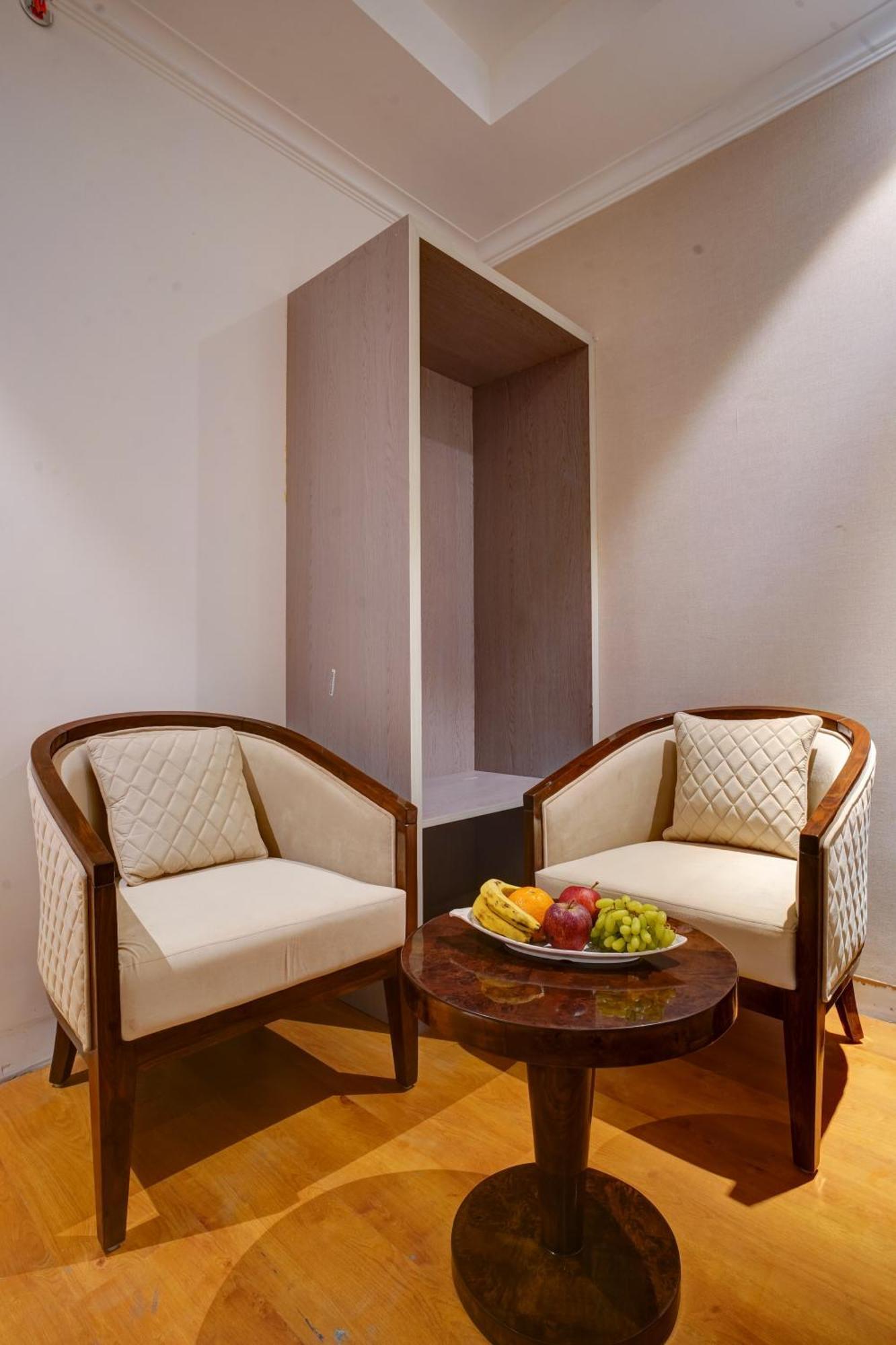 Iva Premium Delhi Airport With Airport Drop Otel Yeni Delhi Dış mekan fotoğraf