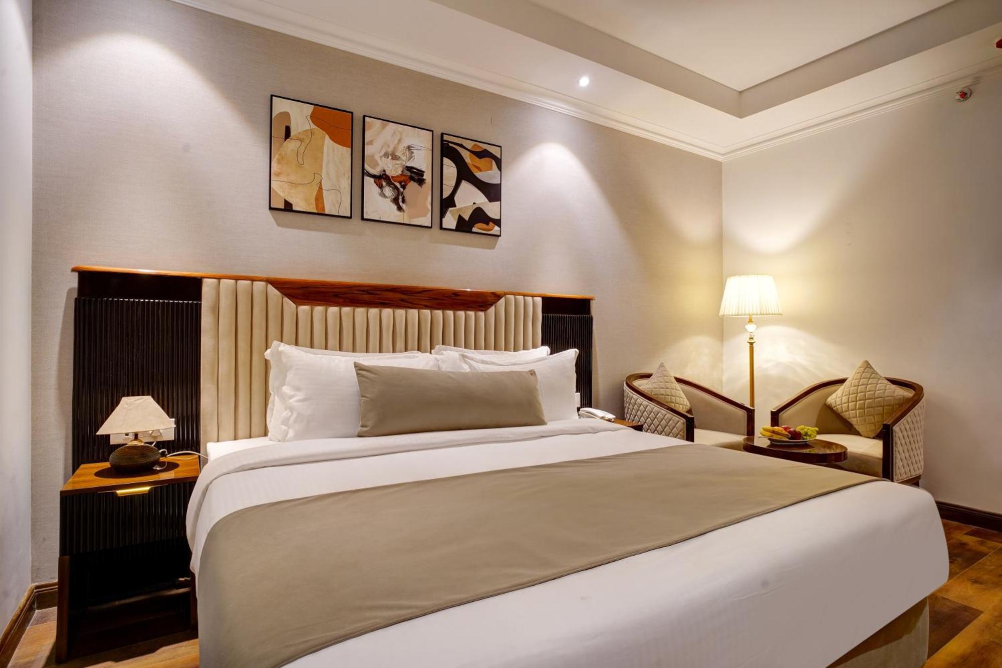 Iva Premium Delhi Airport With Airport Drop Otel Yeni Delhi Dış mekan fotoğraf